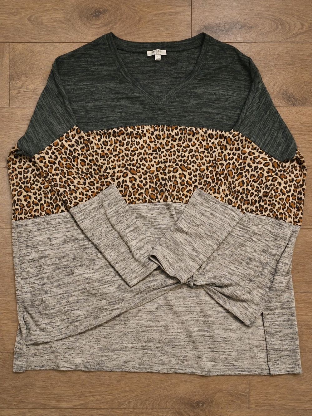 Umgee Dark Green, Leopard & Light Gray Colorblock V-Neck Sweatshirt - Large